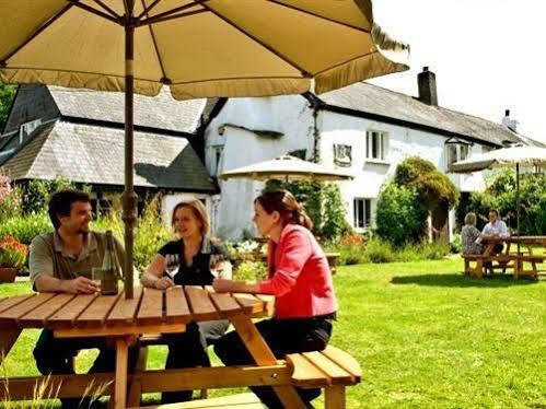 The Nobody Inn Christow Eksteriør bilde