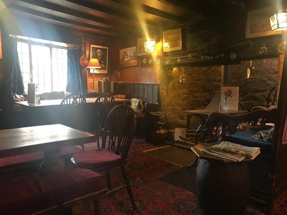 The Nobody Inn Christow Eksteriør bilde