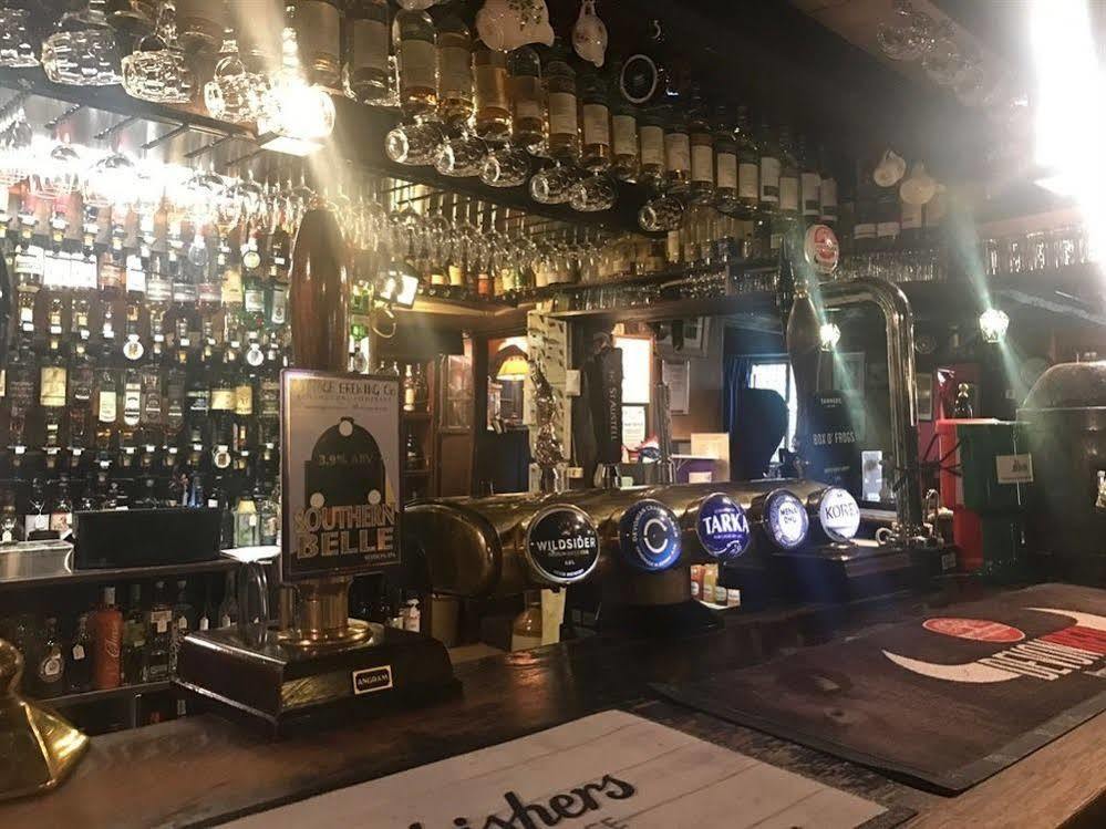 The Nobody Inn Christow Eksteriør bilde